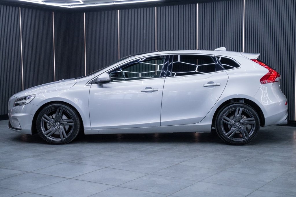 Used Volvo V40 2018 for sale - 78068808: Photo 6