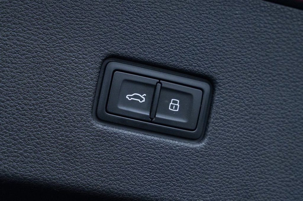 Used Audi RS Q8 2023 for sale - 76751261: Photo 43