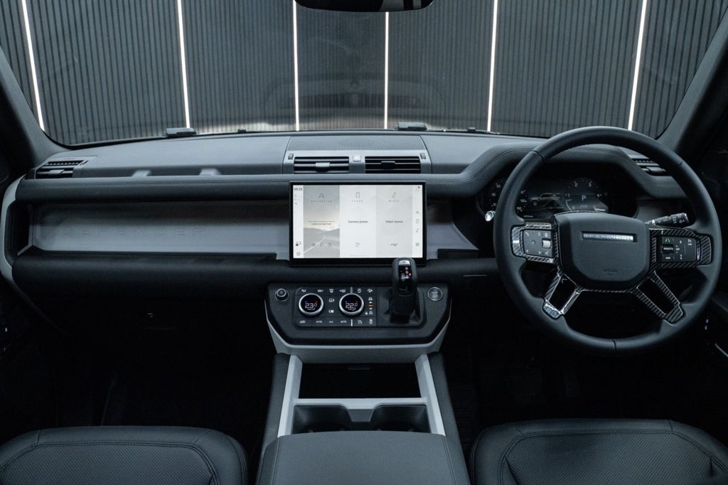 Used Land Rover Defender 2025 for sale - 76291819: Photo 24