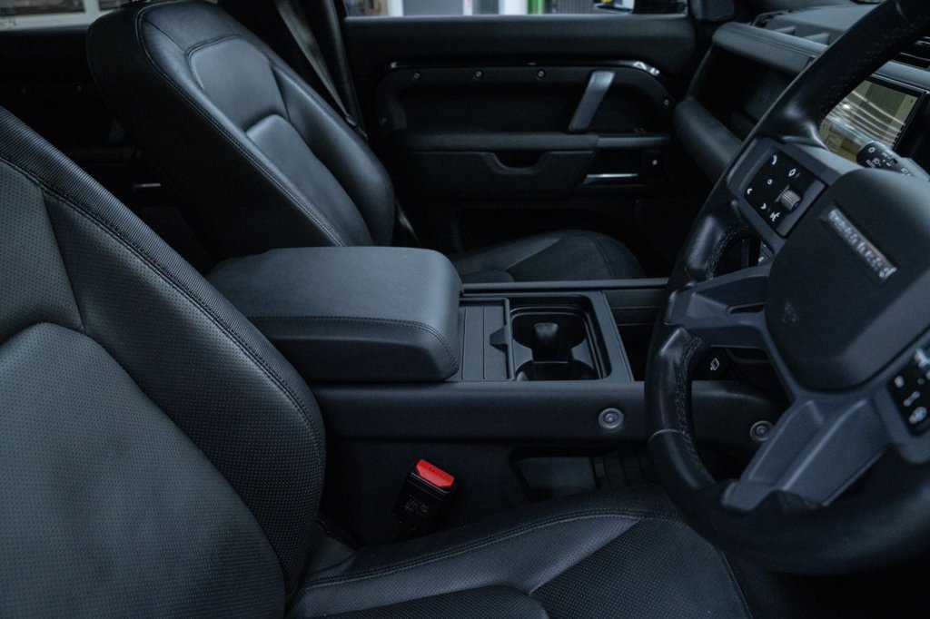 Used Land Rover Defender 2023 for sale - 77672789: Photo 17