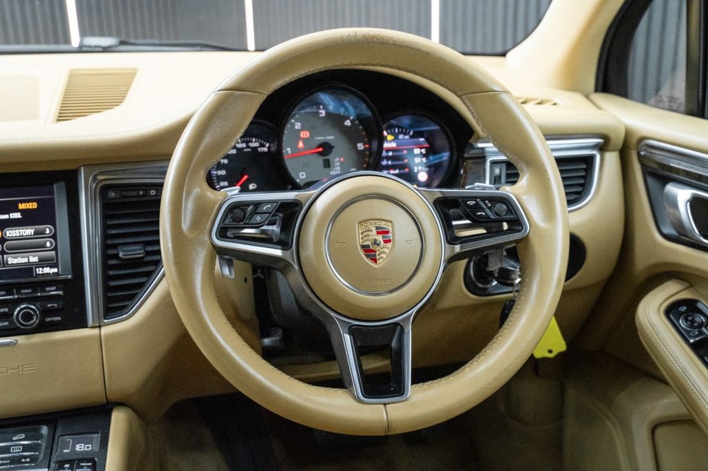 Used Porsche Macan 2014 for sale - 76105465: Photo 23