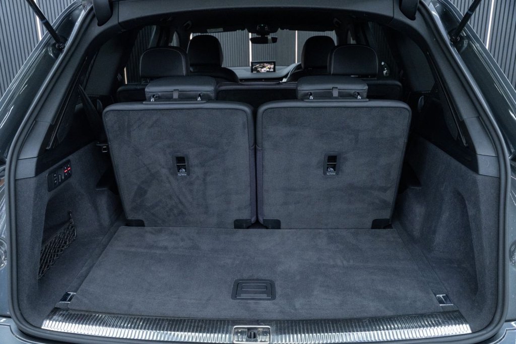 Used Audi Q7 2017 for sale - 76820849: Photo 40