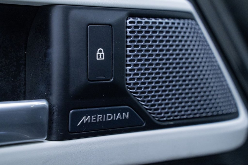 Used Land Rover Defender 2021 for sale - 77572123: Photo 17