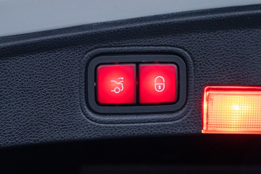 Used Mercedes-Benz C Class 2017 for sale - 77849779: Photo 36