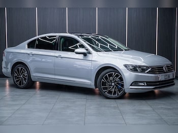 Used Volkswagen Passat 2017 for sale - 75654482: Photo