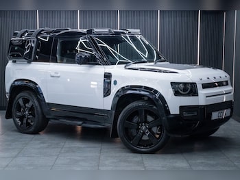 Used Land Rover Defender 2023 for sale - 75685042: Photo