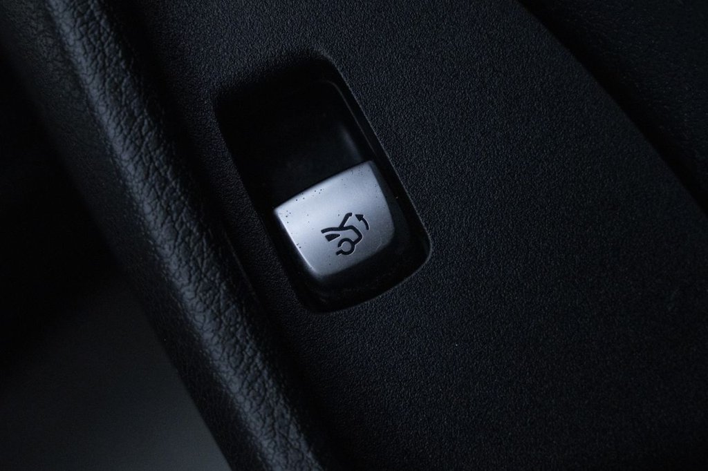 Used Mercedes-Benz E-Class 2022 for sale - 76048320: Photo 19