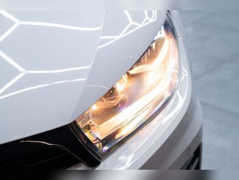 Used Volkswagen Scirocco 2016 for sale - 76172871: Photo 4