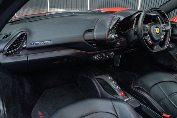 Used Ferrari 488 2018 for sale - 75610454: Photo 33