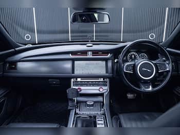Used Jaguar XF 2017 for sale - 79804976: Photo