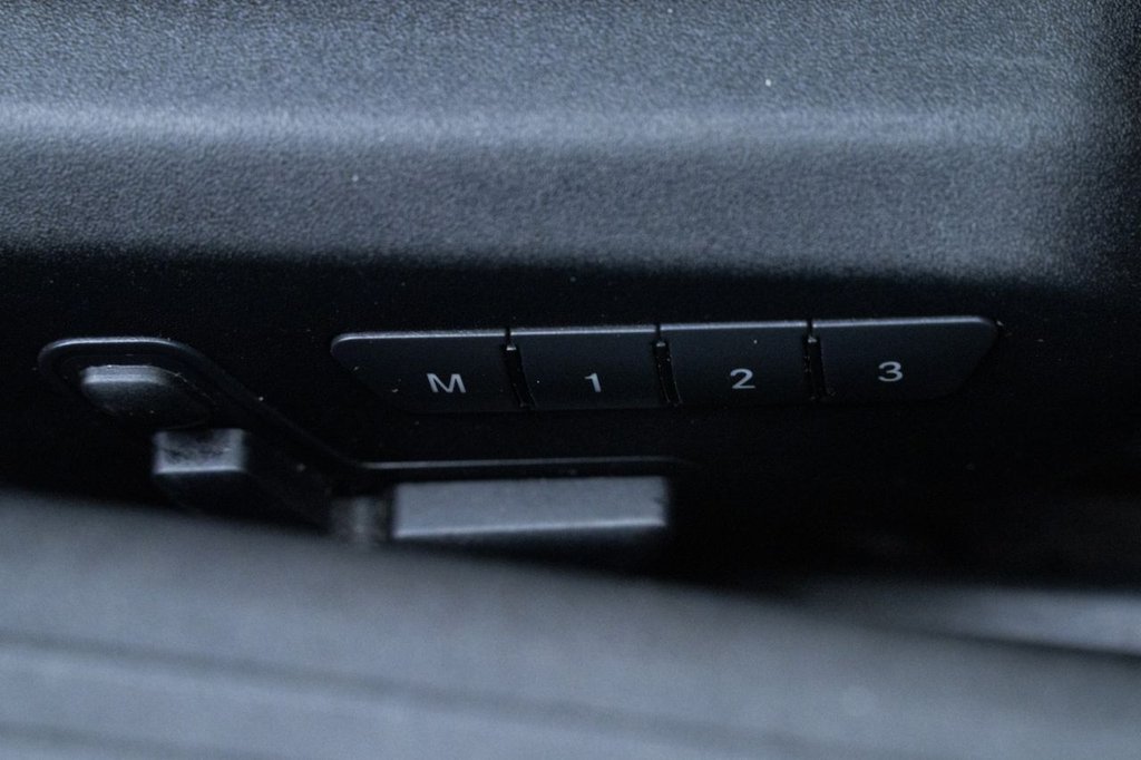 Used Mercedes-Benz AMG GT 2015 for sale - 76368201: Photo 17