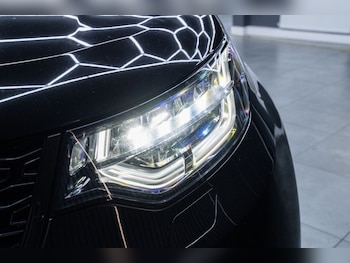 Used Land Rover Discovery 2017 for sale - 77236522: Photo