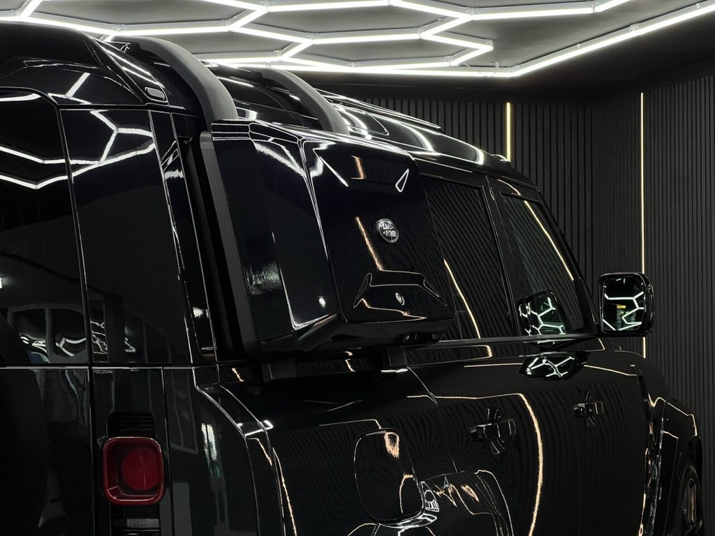 Used Land Rover Defender 2021 for sale - 76454656: Photo 11