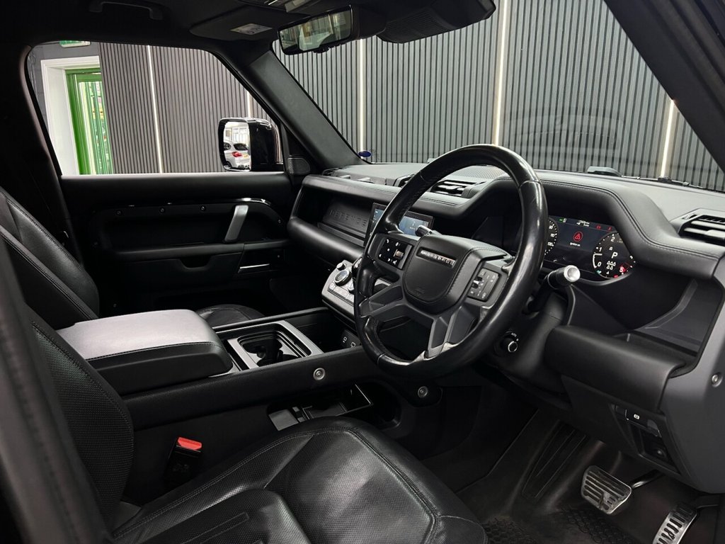 Used Land Rover Defender 2021 for sale - 76454656: Photo 16