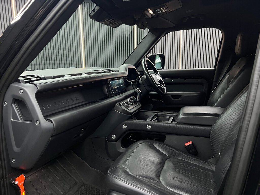 Used Land Rover Defender 2021 for sale - 76454656: Photo 18