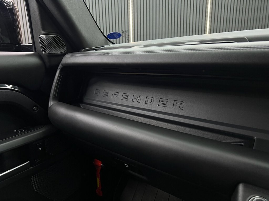 Used Land Rover Defender 2021 for sale - 76454656: Photo 20