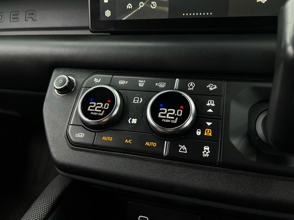 Used Land Rover Defender 2021 for sale - 76454656: Photo 21