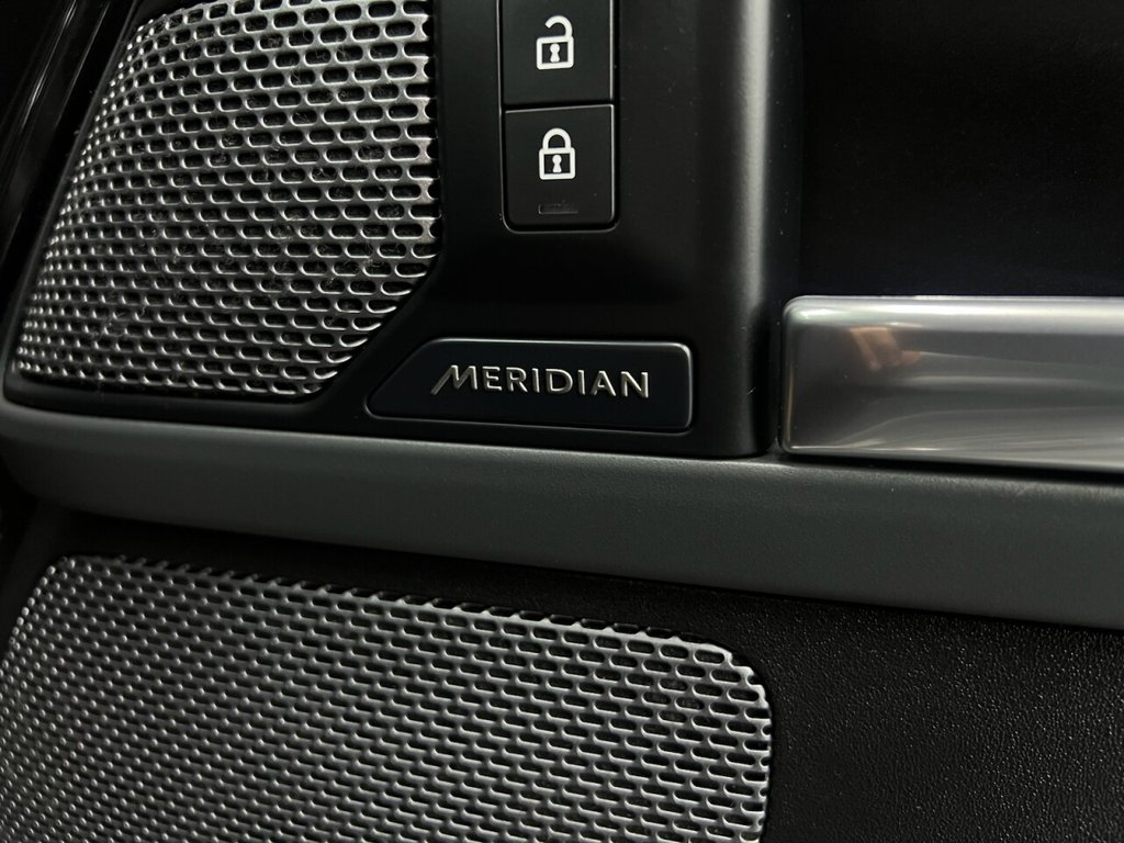 Used Land Rover Defender 2021 for sale - 76454656: Photo 29