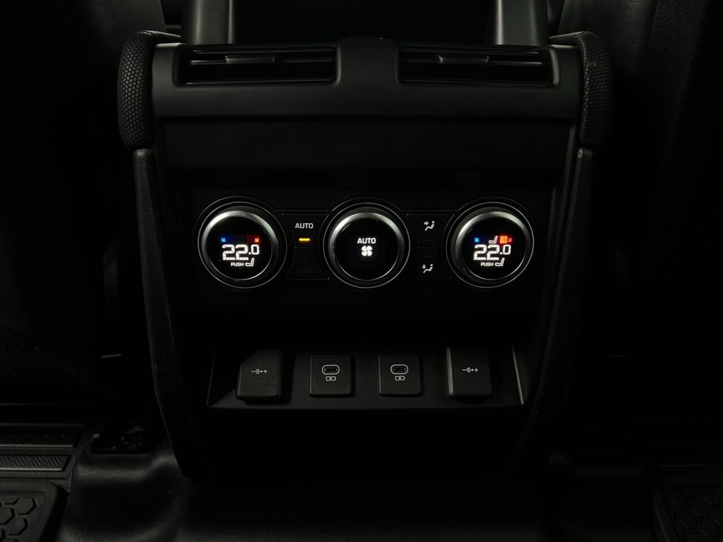 Used Land Rover Defender 2021 for sale - 76454656: Photo 32