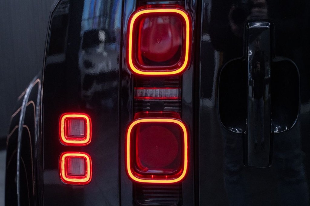 Used Land Rover Defender 2023 for sale - 77383989: Photo 10