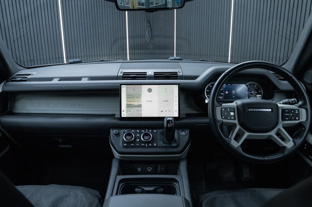 Used Land Rover Defender 2023 for sale - 77383989: Photo 14