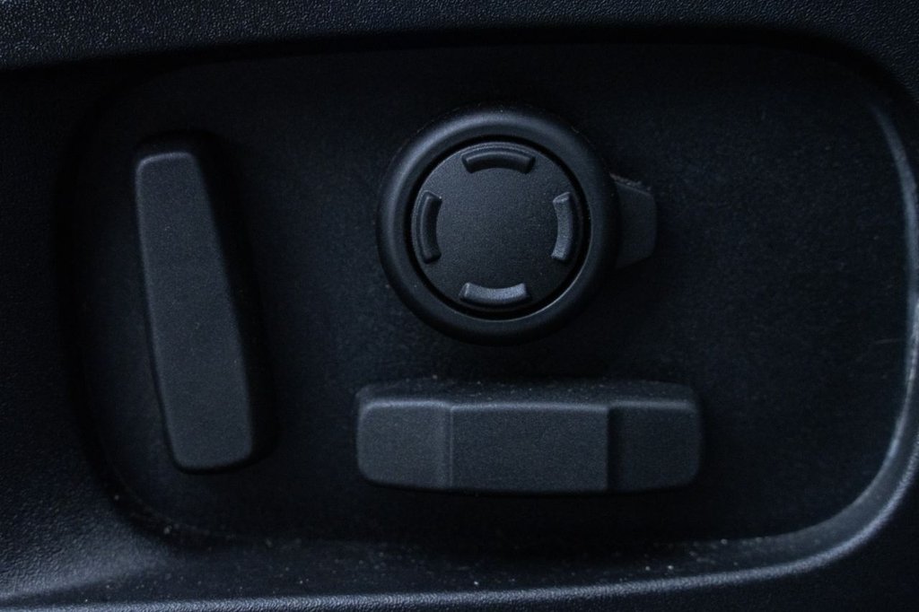 Used Land Rover Defender 2023 for sale - 77383989: Photo 17