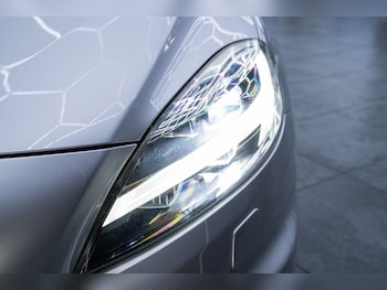 Used Volvo V40 2018 for sale - 78533738: Photo