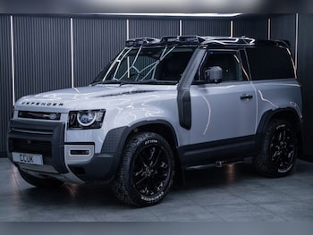 Used Land Rover Defender 2021 for sale - 77680908: Photo