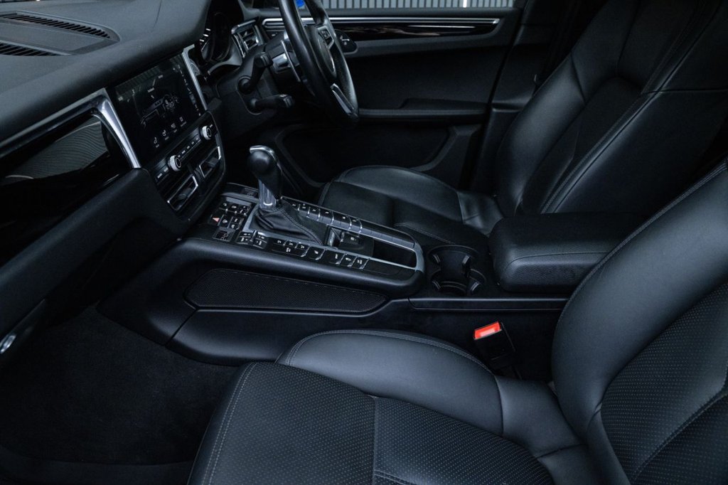 Used Porsche Macan 2019 for sale - 77212969: Photo 31