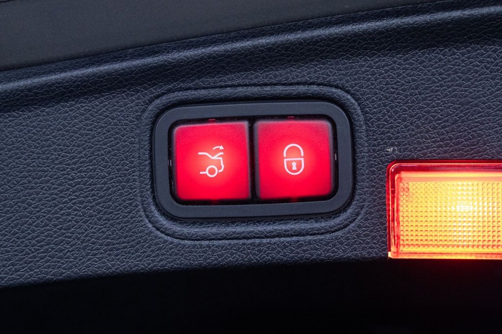 Used Mercedes-Benz C Class 2019 for sale - 78044839: Photo 32