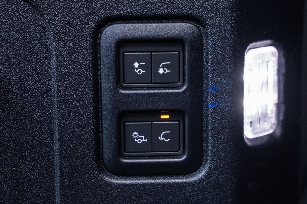 Used Land Rover Defender 2021 for sale - 77952511: Photo 44