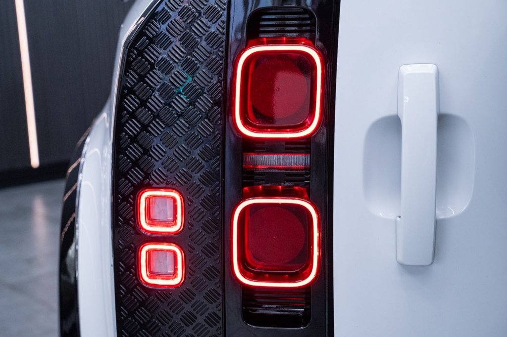 Used Land Rover Defender 2021 for sale - 77952511: Photo 9