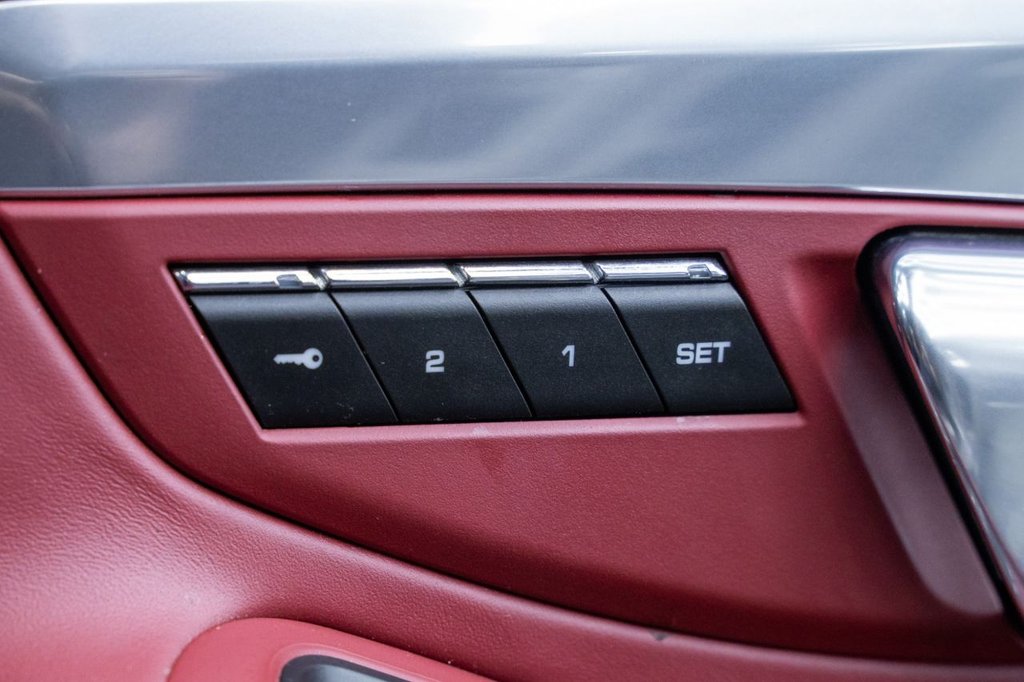 Used Porsche Cayman 2017 for sale - 76470449: Photo 23