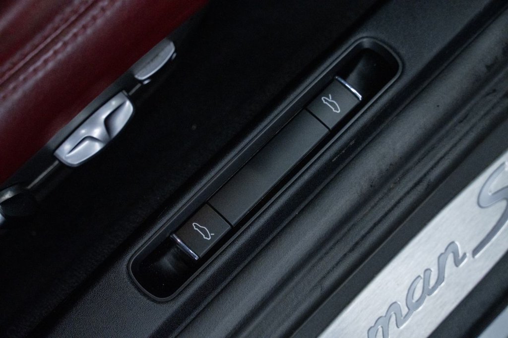 Used Porsche Cayman 2017 for sale - 76470449: Photo 32