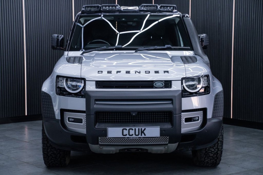 Used Land Rover Defender 2021 for sale - 77991000: Photo 2