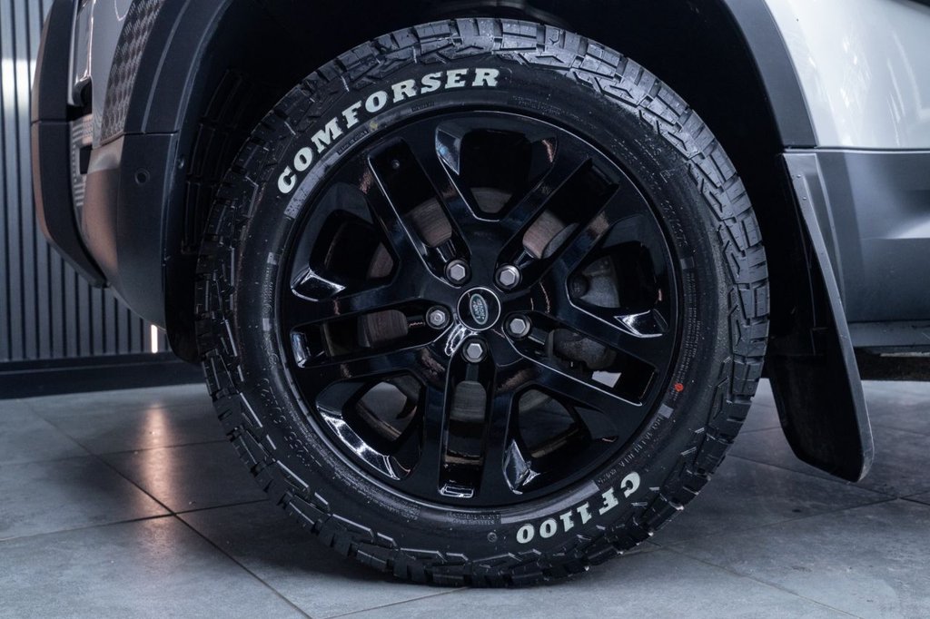 Used Land Rover Defender 2021 for sale - 77991000: Photo 5