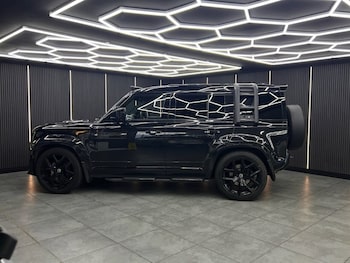 Used Land Rover Defender 2021 for sale - 77703513: Photo