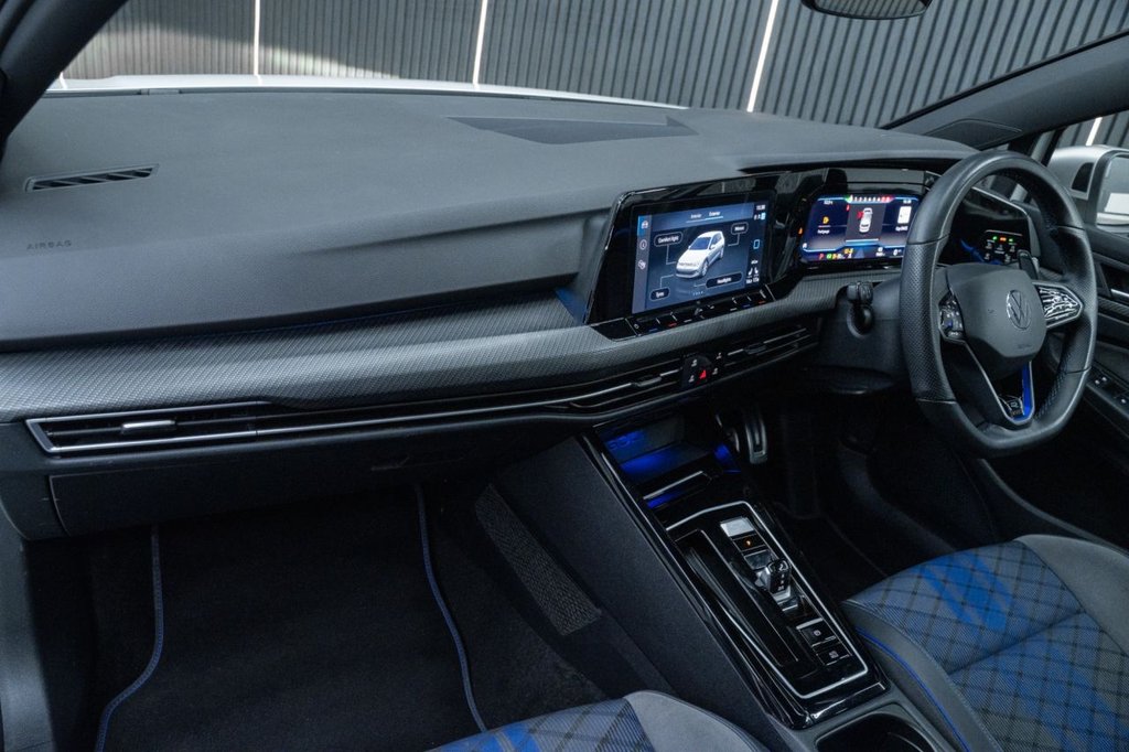 Used Volkswagen Golf 2024 for sale - 76867882: Photo 32