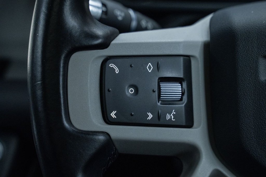 Used Land Rover Defender 2021 for sale - 77547109: Photo 23