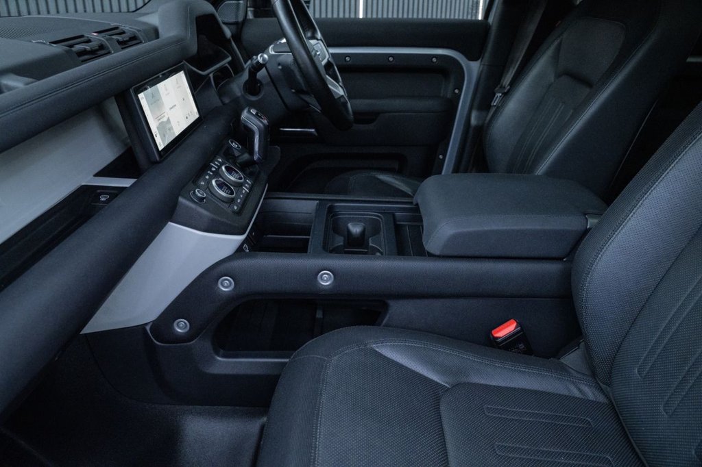 Used Land Rover Defender 2021 for sale - 77547109: Photo 32