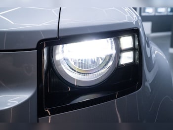 Used Land Rover Defender 2021 for sale - 77547109: Photo