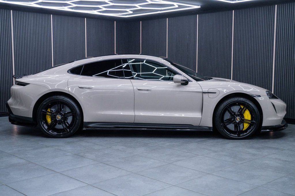 Used Porsche Taycan 2022 for sale - 77621599: Photo 12