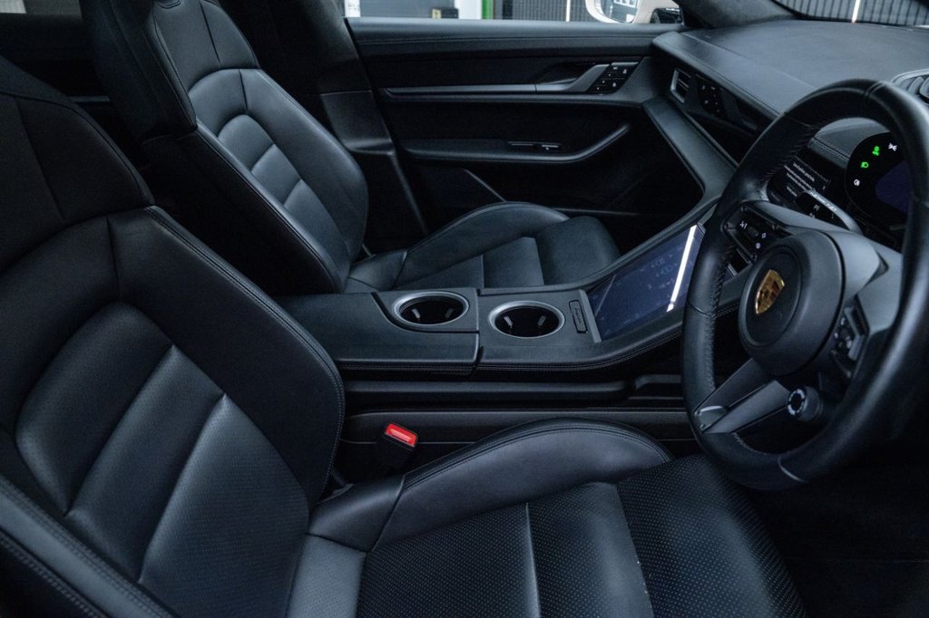 Used Porsche Taycan 2022 for sale - 77621599: Photo 15