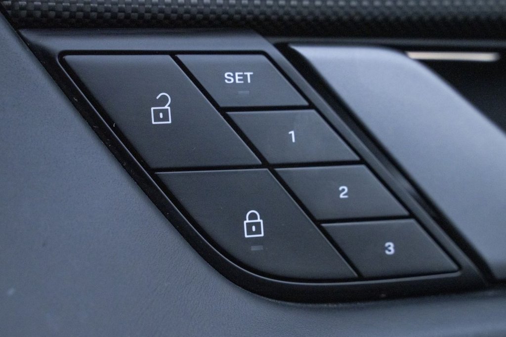 Used Porsche Taycan 2022 for sale - 77621599: Photo 17