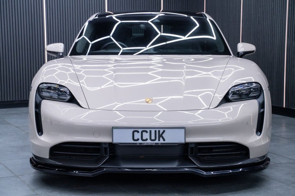 Used Porsche Taycan 2022 for sale - 77621599: Photo 2