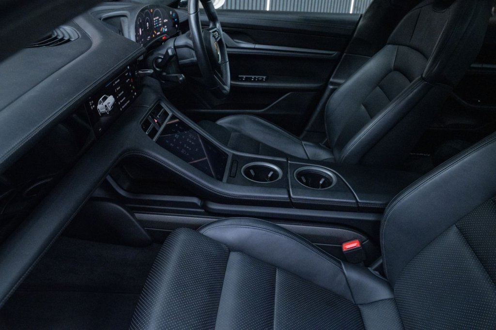 Used Porsche Taycan 2022 for sale - 77621599: Photo 30