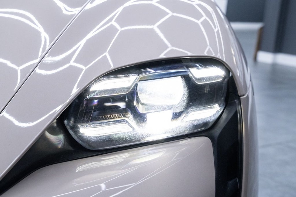 Used Porsche Taycan 2022 for sale - 77621599: Photo 4