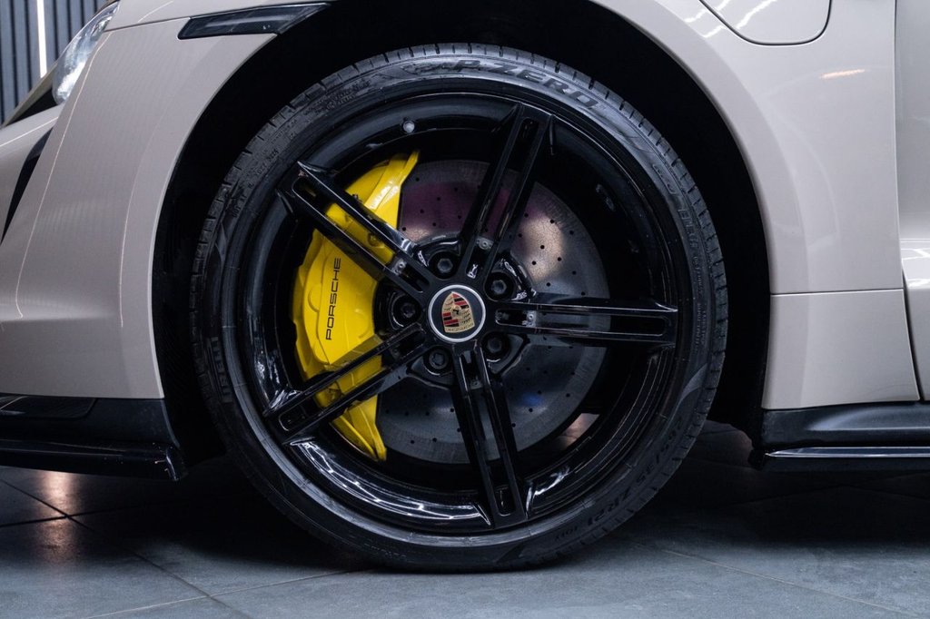 Used Porsche Taycan 2022 for sale - 77621599: Photo 5