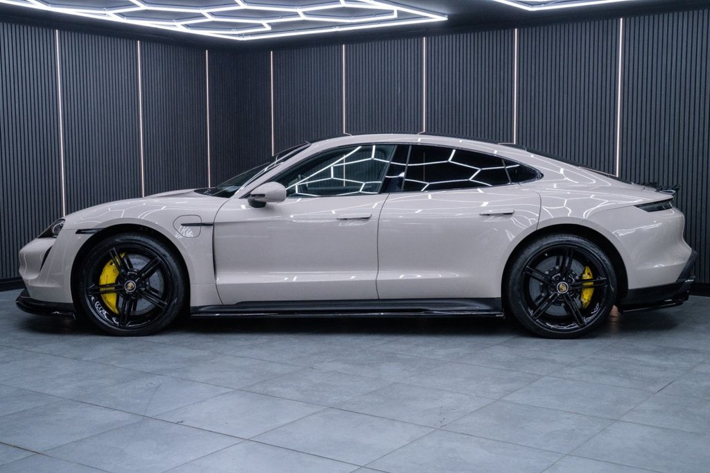 Used Porsche Taycan 2022 for sale - 77621599: Photo 6