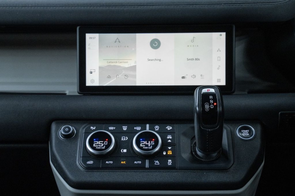 Used Land Rover Defender 2022 for sale - 77369947: Photo 17